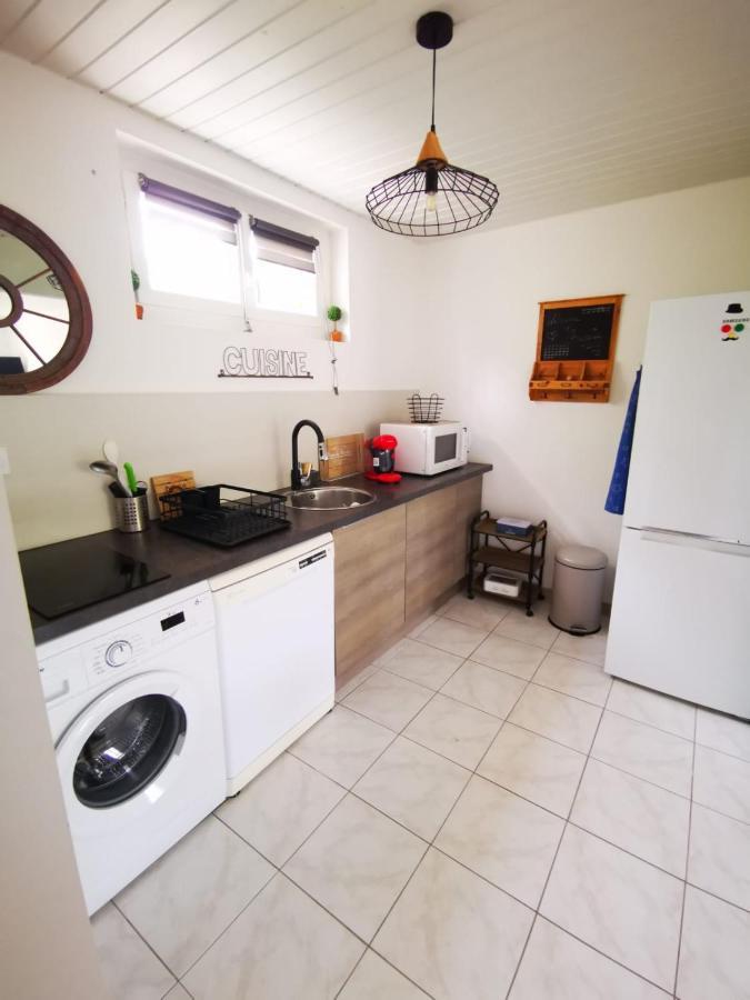 Gites Avec Grande Piscine Et Sa Terrasse Privative Bernis Exterior photo